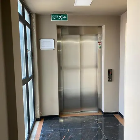 Sisli Apartment, 2 Bedrooms, 250 M Metro, New Modern Appartamento *